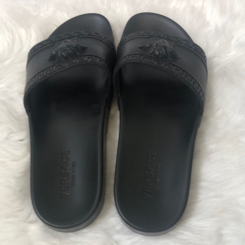 Versace 'Medusa Head' Unisex Black Slides Sandals - Size 9 / COA - Picture 12 of 15